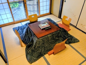 冬にうれしい、掘り炬燵付き「平安宮内裏の宿」”弐の局”